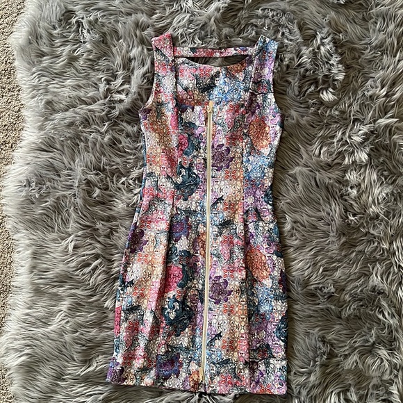 Floral dress - Picture 4 of 5